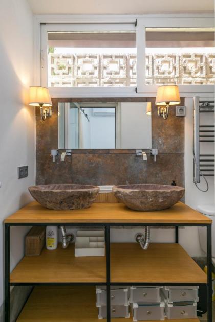 HOMEABOUT DIEGO DE LEÓN Apartment II - image 15