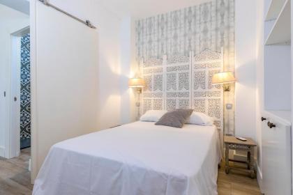 HOMEABOUT DIEGO DE LEÓN Apartment II - image 17
