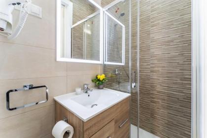 Super Exclusive Madrid Center Apartment - image 17
