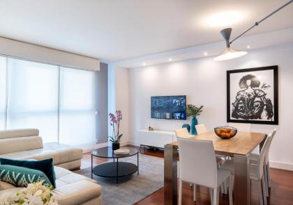 Hermosilla II Apartment by Flatsweethome