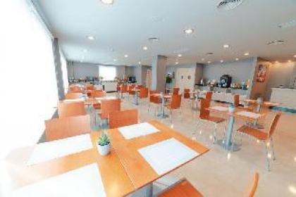 Hotel Monte Rozas - image 12