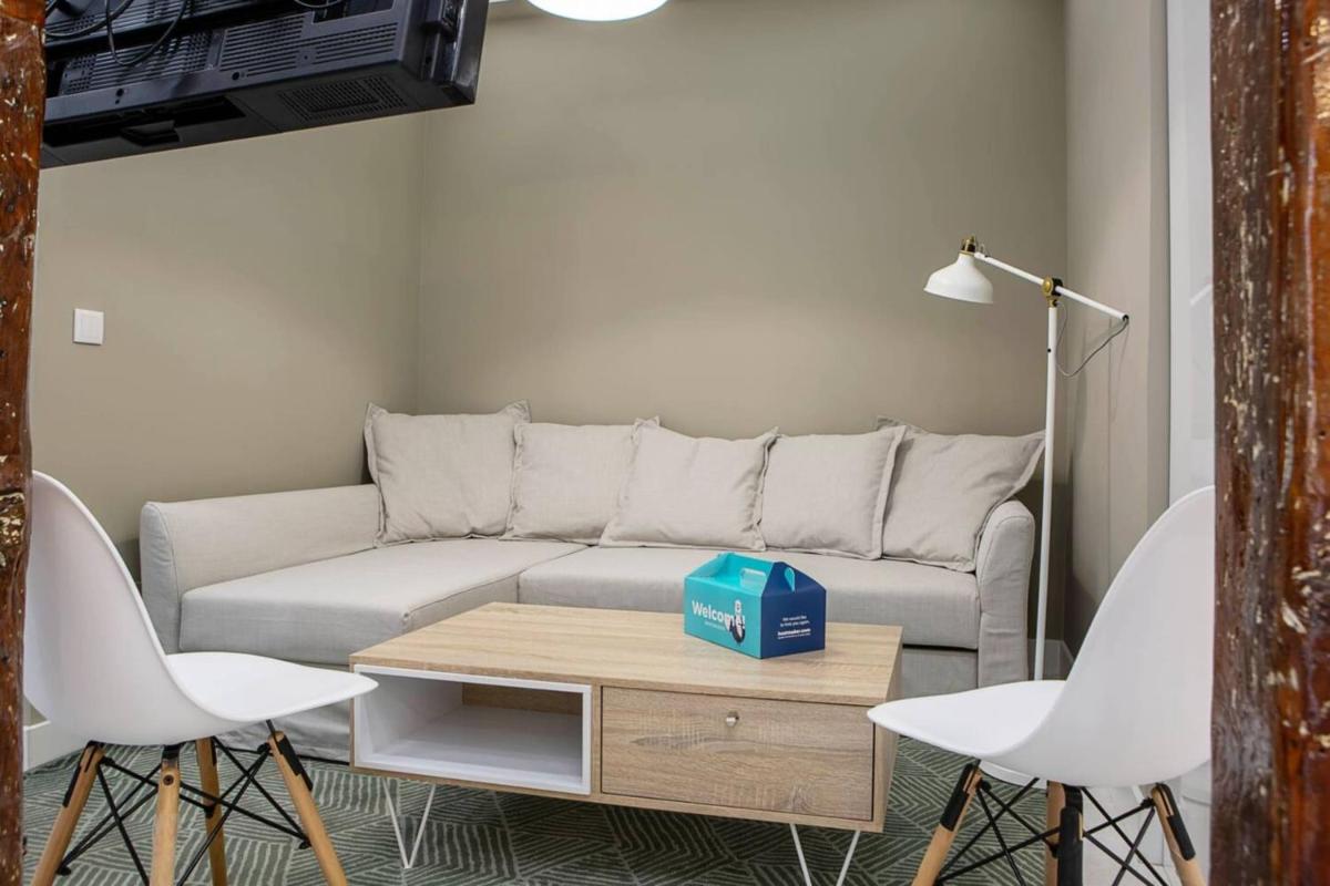 Cozy 2Bed2Bath&Patio w BedBath in Mdrd's Center - main image
