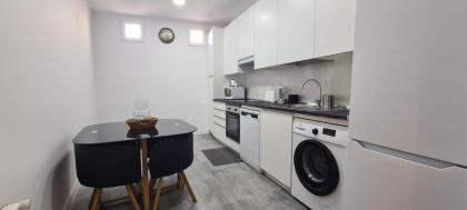 Malasaña II Apartment by Oshun - image 2