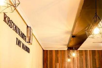 Madrid Center| Complimentary Breakfast | A040