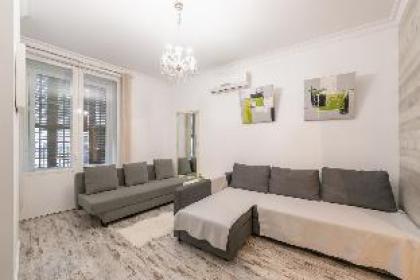 Madrid Center | Complimentary Breakfast | A061 - image 3