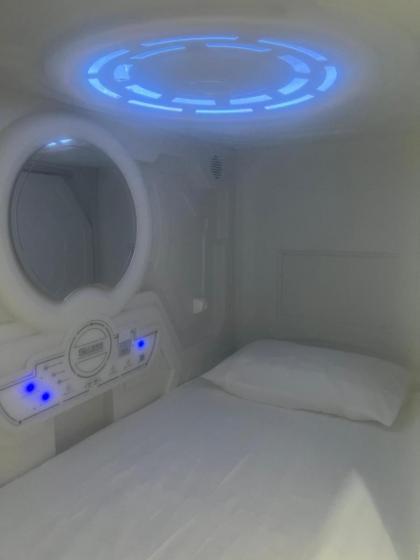flor hostel capsules - image 9