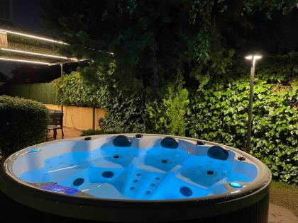 Modern Luxury House with Jacuzzi in the Garden