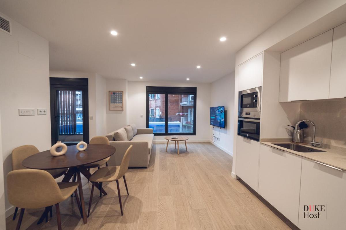 Castilla Luxury 1B Apartment - image 2