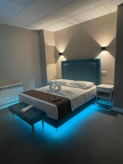 Rooms Luxury Madrid - image 19