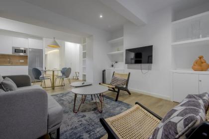 Nuevo piso para 7pax en el corazon del Rastro - image 2