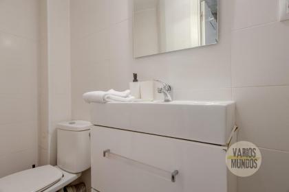 Stunning Apt en la Gran Via-Centro de Madrid - image 15