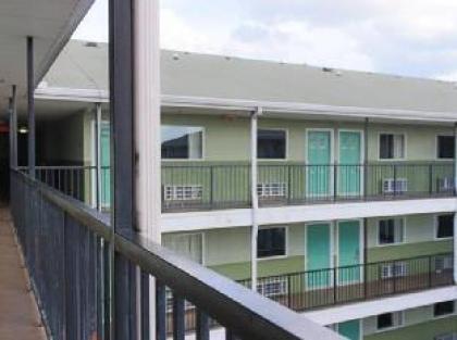 Sunstyle Suites - image 4