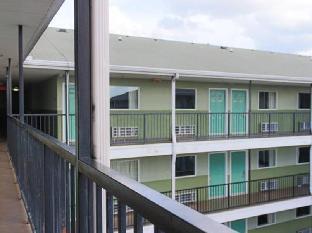 Sunstyle Suites - image 4