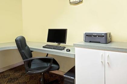 Days Inn by Wyndham Orlando Airport Florida Mall - image 14