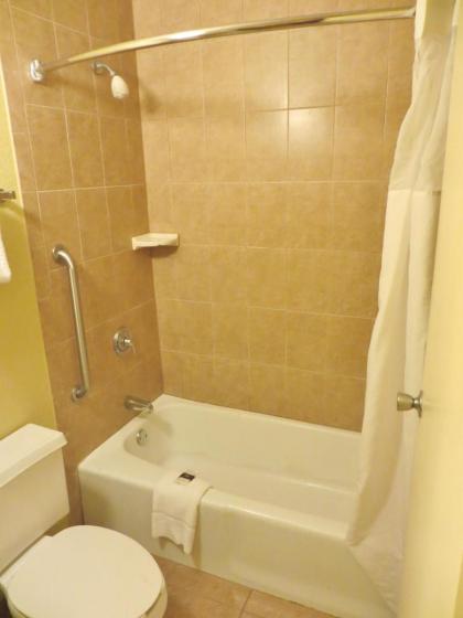 Days Inn by Wyndham Orlando Airport Florida Mall - image 23