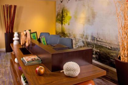 Courtyard by Marriott Orlando International Drive/Convention Center - image 4