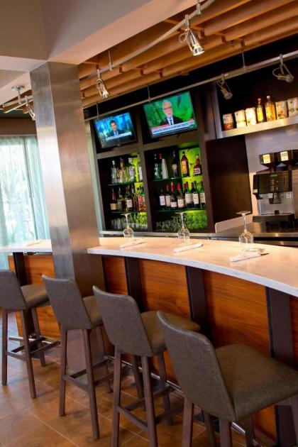 Courtyard by Marriott Orlando International Drive/Convention Center - image 6