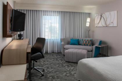 Courtyard by Marriott Orlando Lake Buena Vista In The Marriott Village - image 3