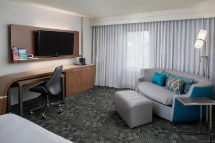 Courtyard by Marriott Orlando Lake Buena Vista In The Marriott Village - image 9