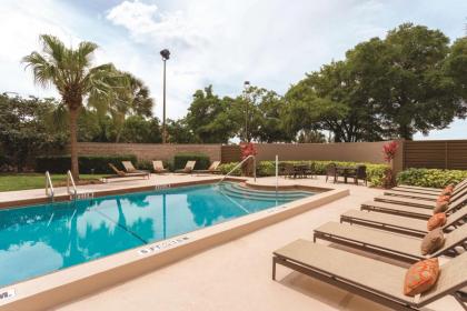 Embassy Suites by Hilton Orlando International Drive ICON Park - image 10