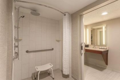 Embassy Suites by Hilton Orlando International Drive ICON Park - image 23