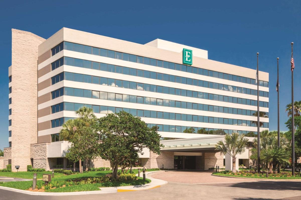 Embassy Suites by Hilton Orlando International Drive ICON Park - image 3