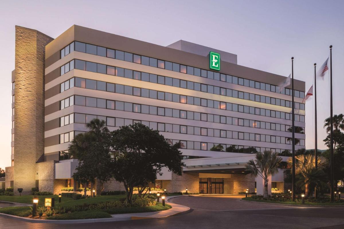 Embassy Suites by Hilton Orlando International Drive ICON Park - image 4