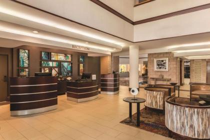 Embassy Suites by Hilton Orlando International Drive ICON Park - image 9