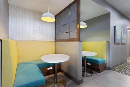Hampton Inn By Hilton & Suites Orlando Intl Dr N - image 4