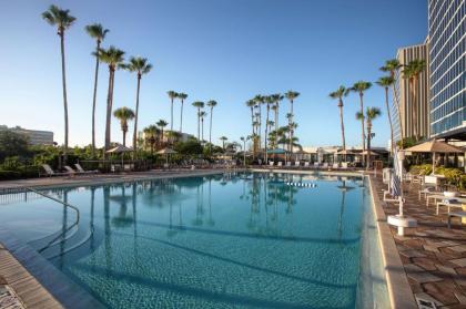 DoubleTree By Hilton Hotel At The Entrance To Universal - image 10
