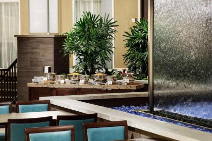 Embassy Suites By Hilton Orlando/Lake Buena Vista Resort - image 13