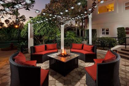 Embassy Suites By Hilton Orlando/Lake Buena Vista Resort - image 2