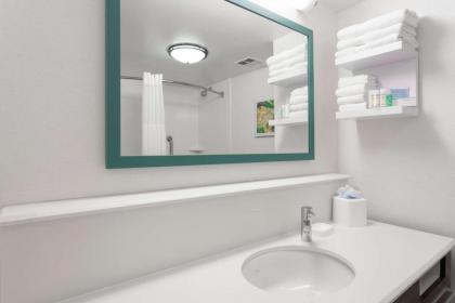 Hampton Inn By Hilton Orlando-Convention Center - image 18