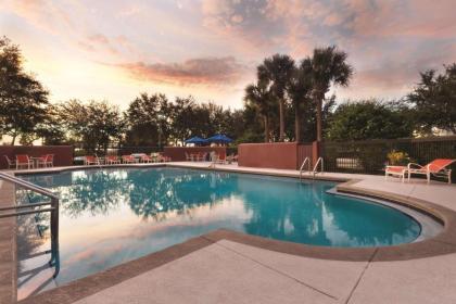 Hampton Inn By Hilton Orlando-Convention Center - image 7