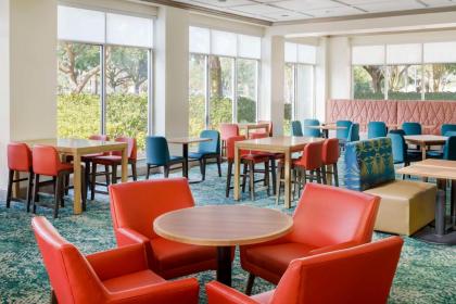 Hilton Garden Inn Orlando Seaworld International Center - image 11