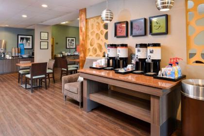 Hampton Inn By Hilton Orlando-At Universal Studios - image 12