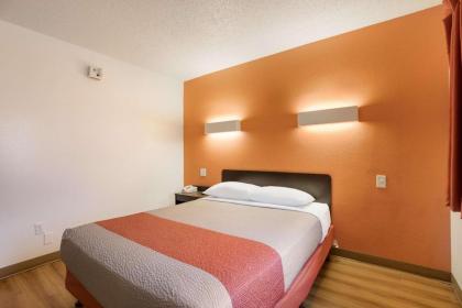 Motel 6 Orlando - International Drive - image 11