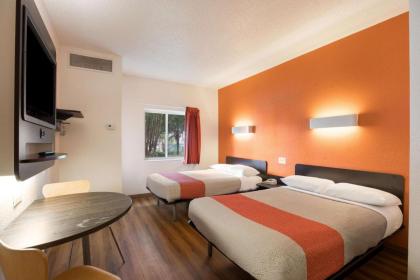 Motel 6 Orlando - International Drive - image 14