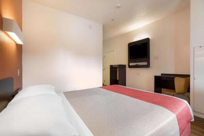 Motel 6 Orlando - International Drive - image 20