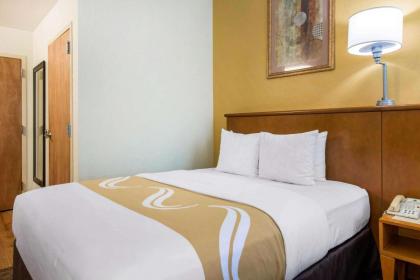 Quality Inn & Suites Near the Theme Parks - image 10