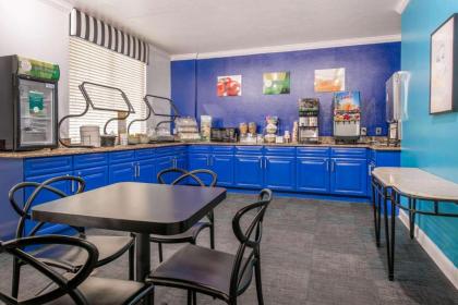 Spark by Hilton Orlando near Universal - image 25