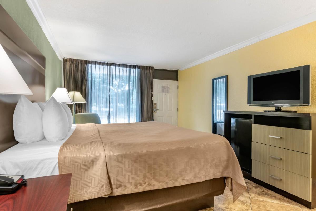 Clarion Inn International Drive - image 2