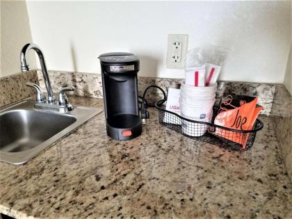 Best Western Airport Inn & Suites - image 17