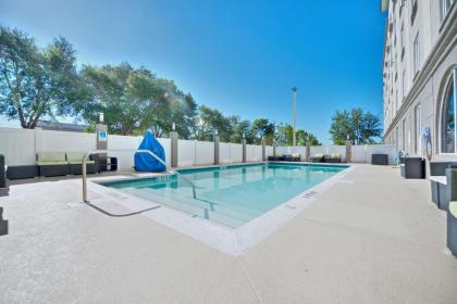 Best Western Airport Inn & Suites - image 25