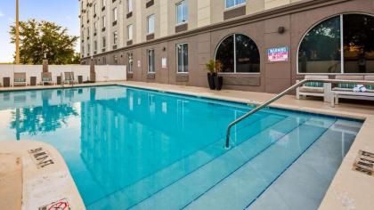 Best Western Airport Inn & Suites - image 26