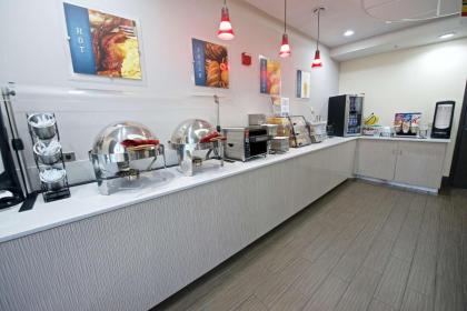 Best Western Airport Inn & Suites - image 29