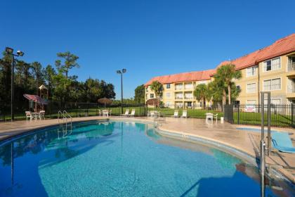 Parc Corniche Suites Hotel - image 22