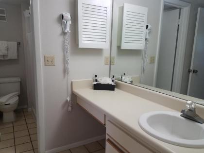 Parc Corniche Suites Hotel - image 23