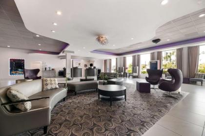 Clarion Inn & Suites Across From Universal Orlando Resort - image 3