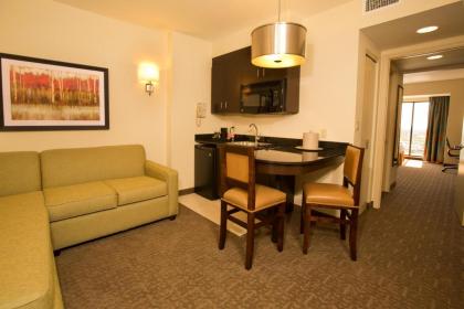 Ramada Plaza Resort & Suites by Wyndham Orlando Intl Drive - image 7